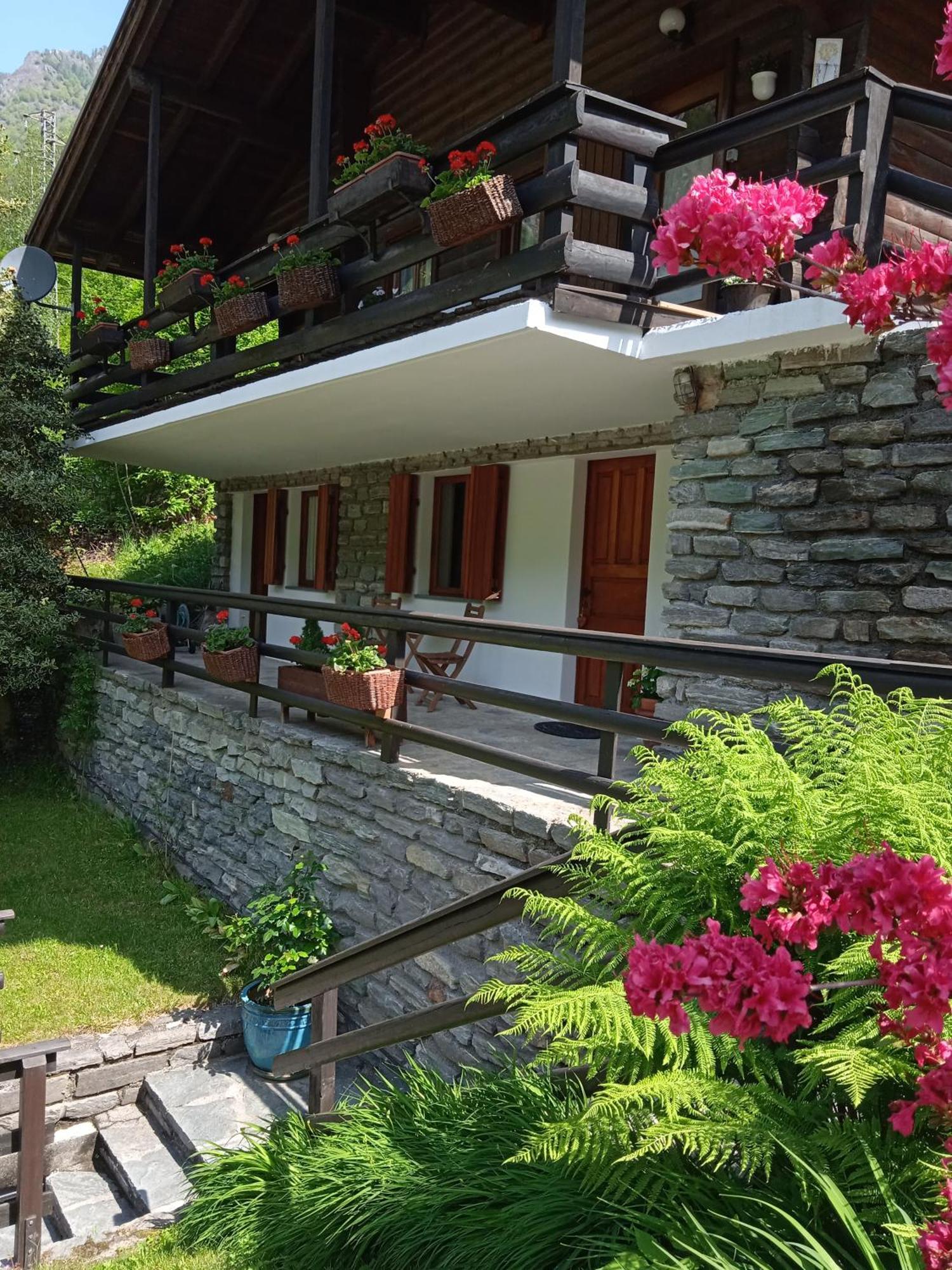 Lo Chalet Bed & Breakfast Pontboset Dış mekan fotoğraf